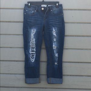 🌵 3 for 15 🌵Distressed Capris 🌵